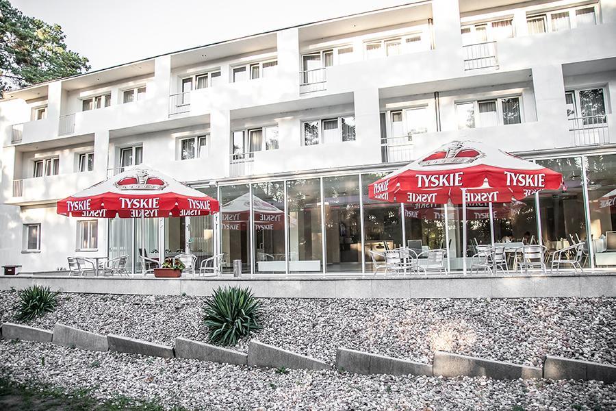 Papaver Hotel Ślesin Exteriör bild